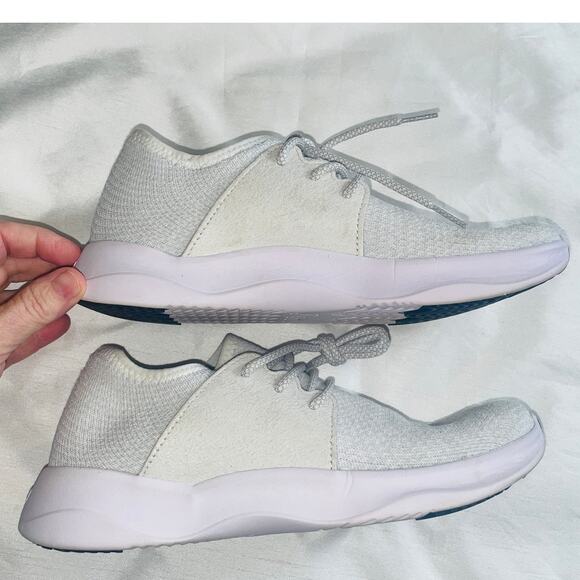 Vessi Everyday Move Waterproof Sneakers - Woman's Size 8 - Worn Once - Picture 3 of 11